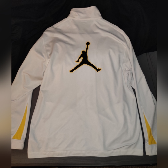 Flawless vintage Jordan jacket women's XL white black and gold new without tags - Picture 2 of 6